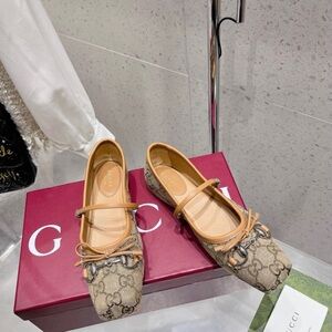 Gucci Beige and Tan Women's Shoes